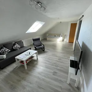  Appartement Moderne Gemuetliche 2-zimmer Bad-cannstatt