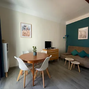 https://les-12-sables-le-lavandou.fr-provencehotel.com